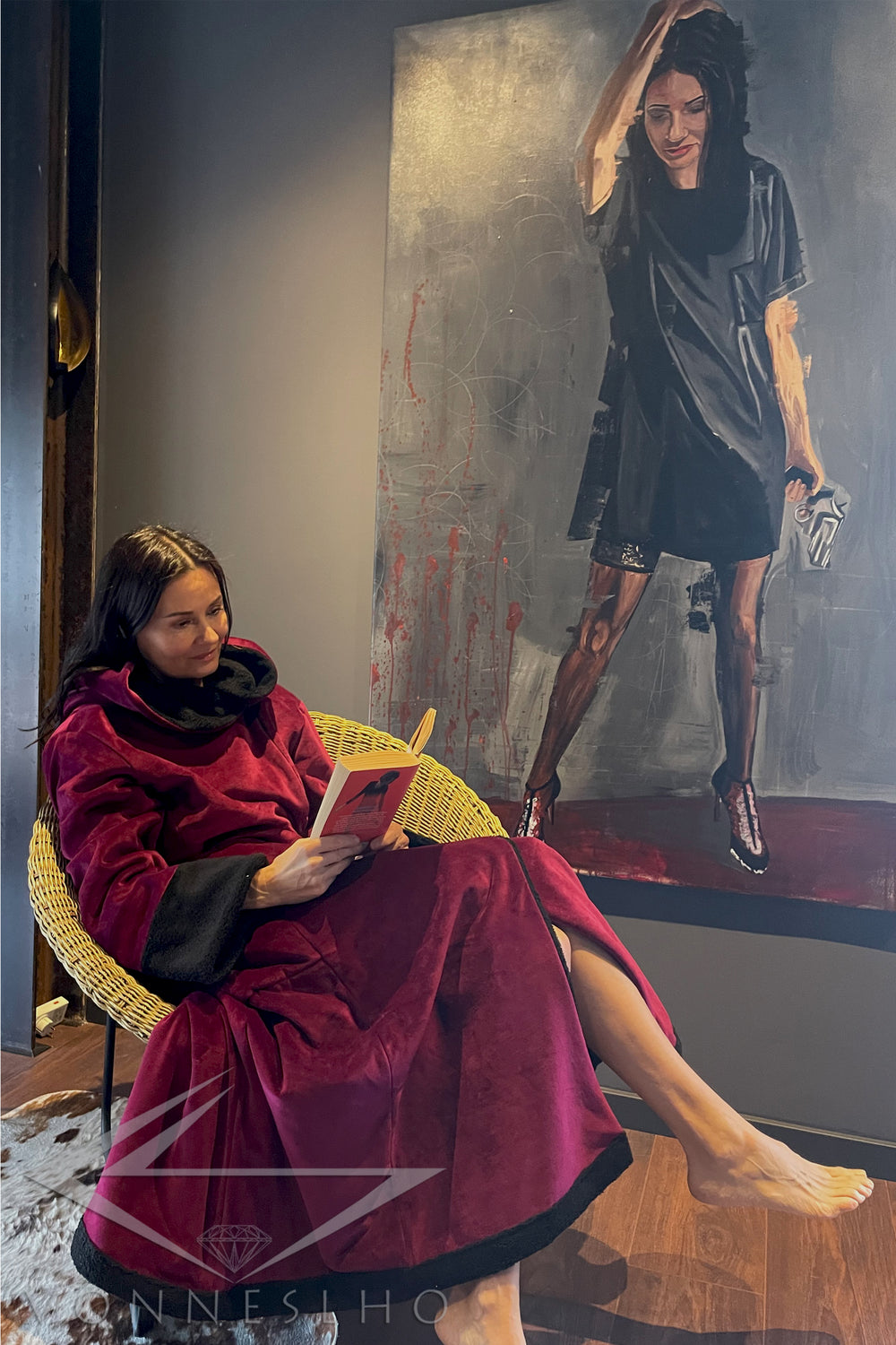 Luxusbademantel mit Kapuze und Reverskragen zur Wahl.
